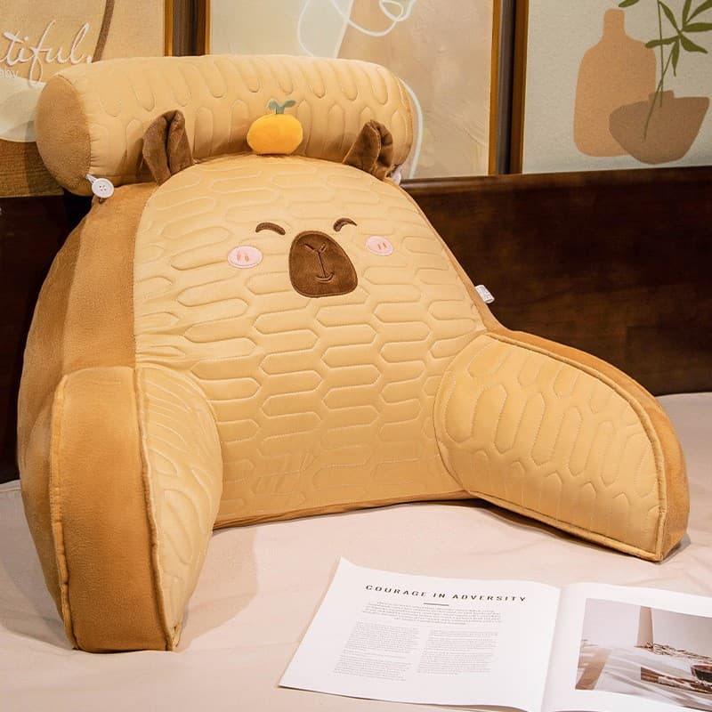 Perna Multifunctionala, Flippy, Spatar pentru Pat, Protectie Lombara, Marime Medie, 60 x 40 cm, din Latex, Model Capybara cu