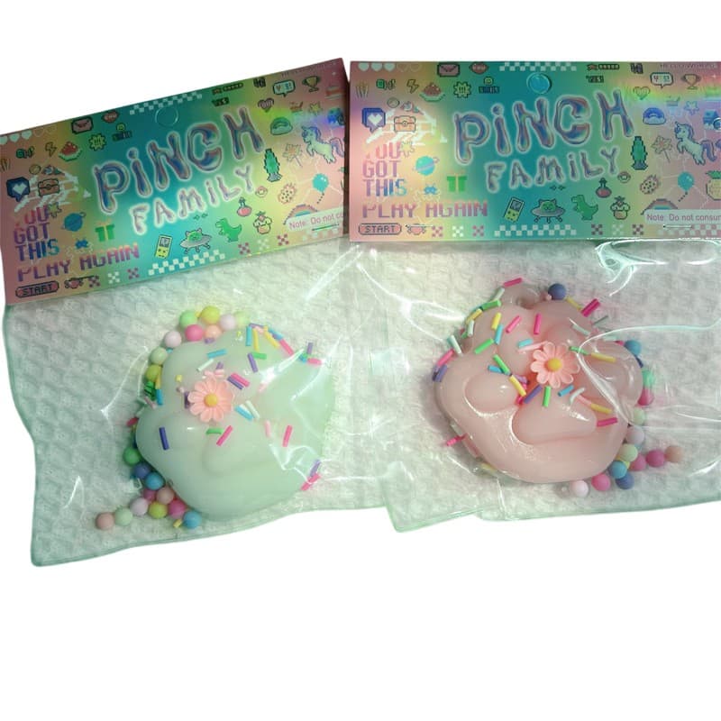 Set 12 Jucarii Antistres Squishy, Flippy, cu Revenire Lenta, Squeeze Pinch Family, Model Labuta de Pisica, 6x6 cm, 45g, Ambalaj Transparent, Alb+Roz