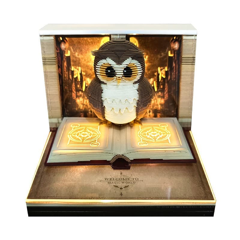 Calendar Interactiv 3D 2026, Flippy, Calendar de Sculptura cu Luminite LED, Bufnita Magic World, pentru Copii, Calendar de Birou Ornamentat, 9 x 9 x 6.8 cm, Maro